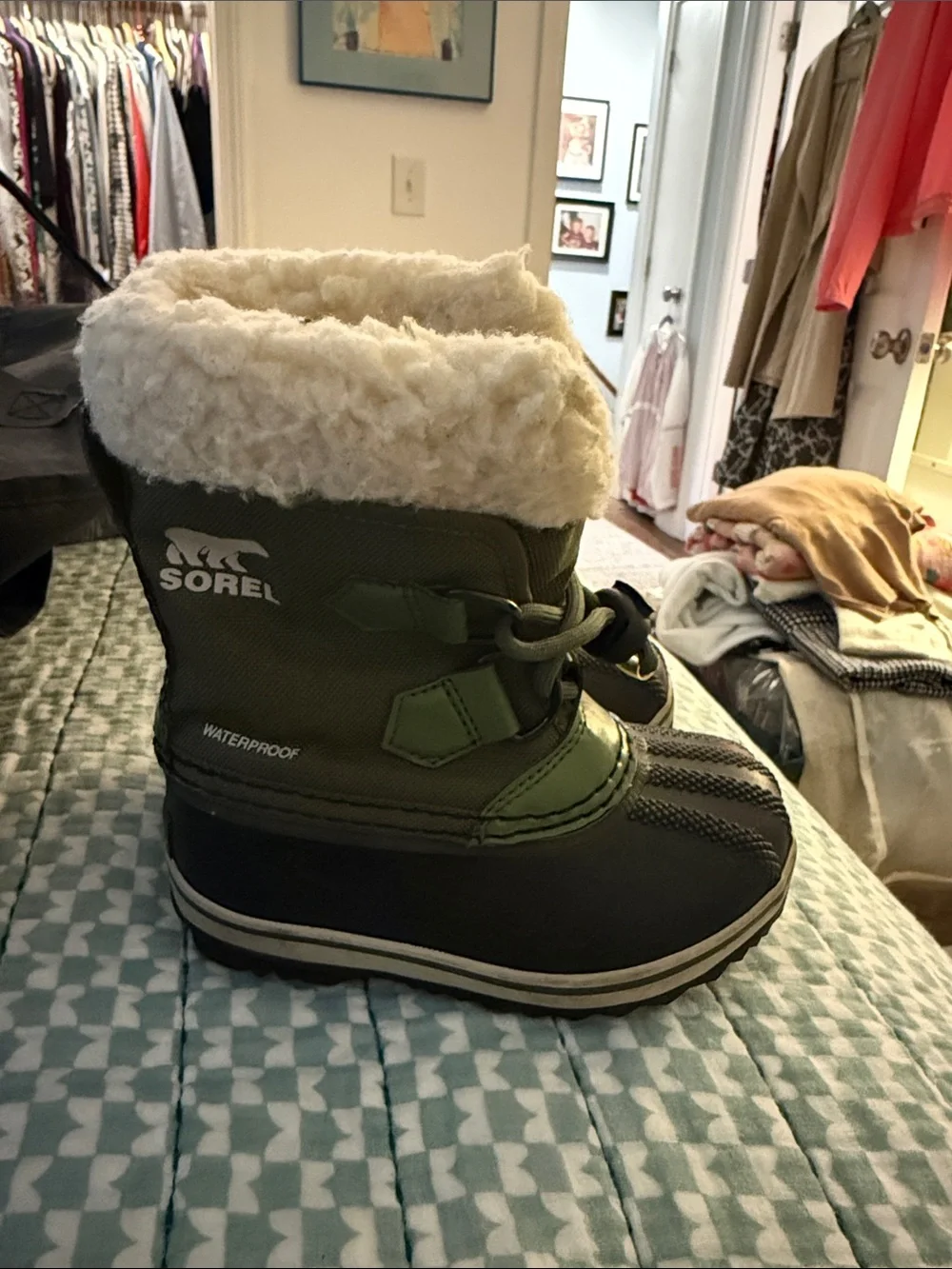 Sorel Kids Green and Black Waterproof Winter Boot with Cream Faux-Fur Cuff